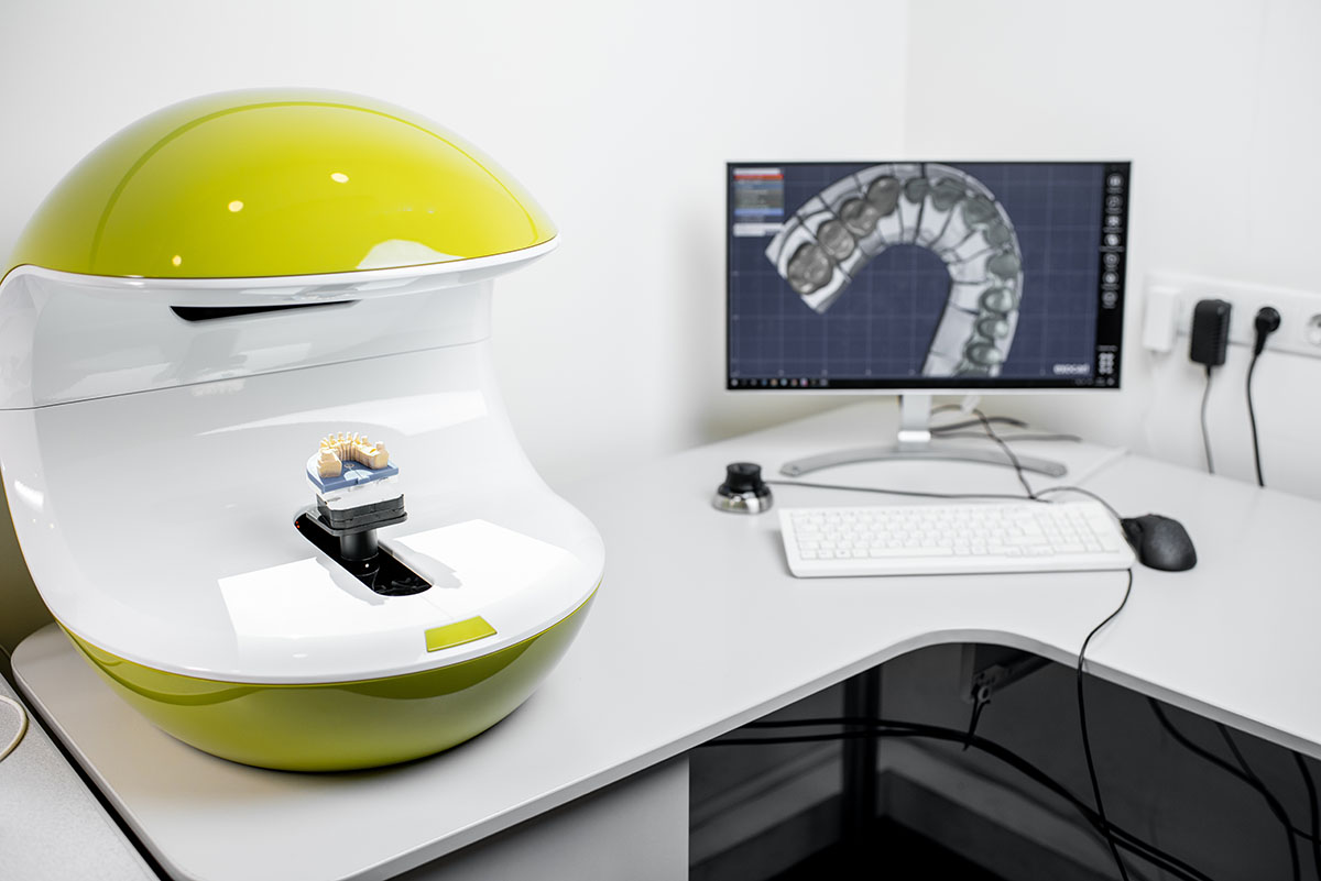 3D dental scanner at Shine Dental's smile design studio